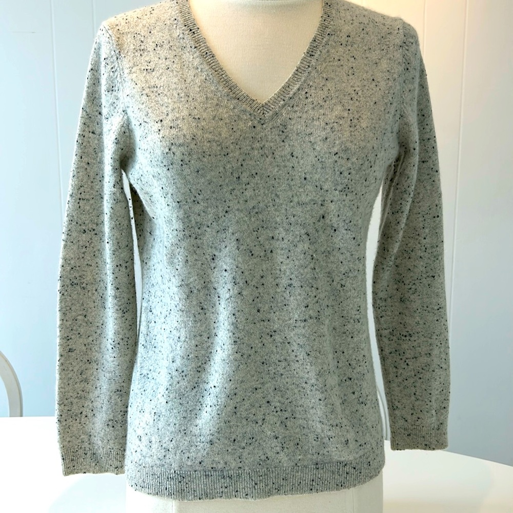 Cashmere charter club luxury v neck sweater heather grey size M